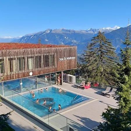 New With View 公寓